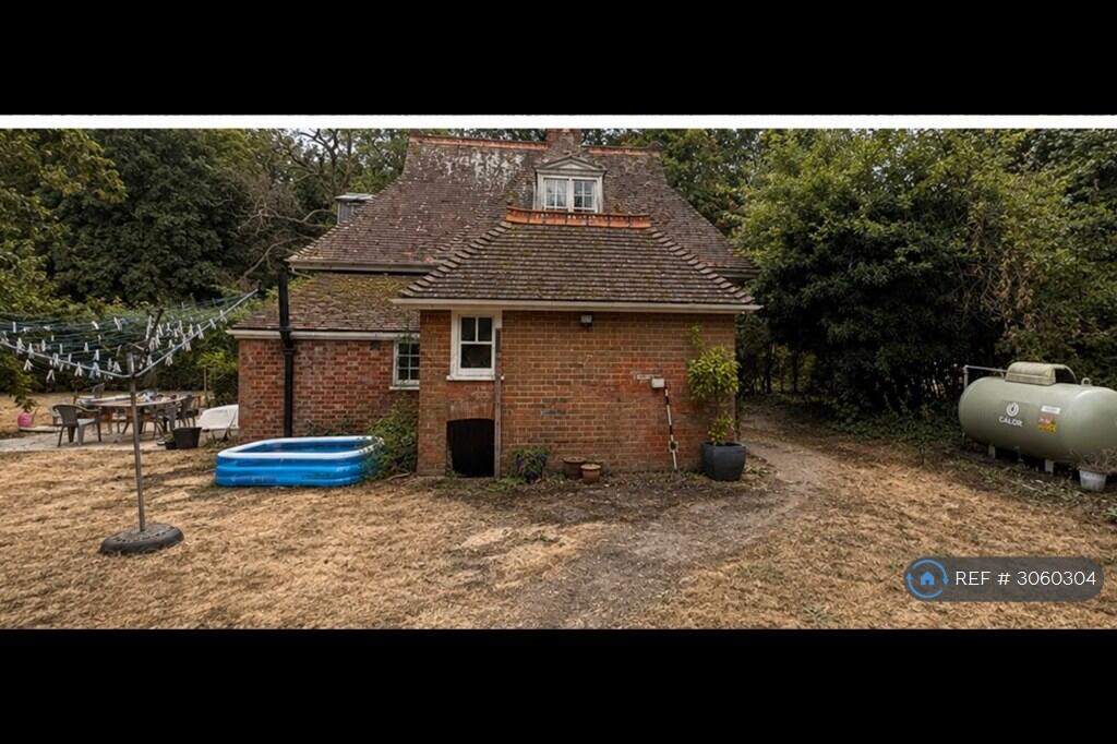 House in Binfield, Bracknell Forest - View 5
