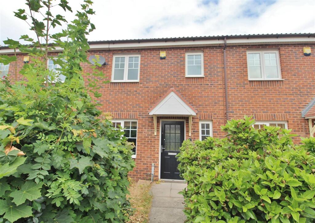 3-bed terraced on Dexter Avenue, Grantham, £135,000