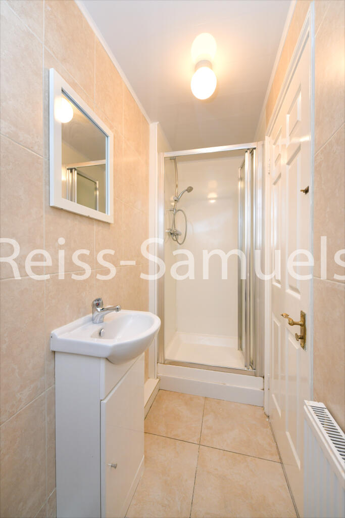 5 bedroom town house for rent