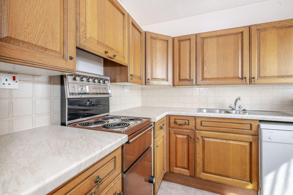 Apartment in Wealden, Heathfield and Waldron - View 4