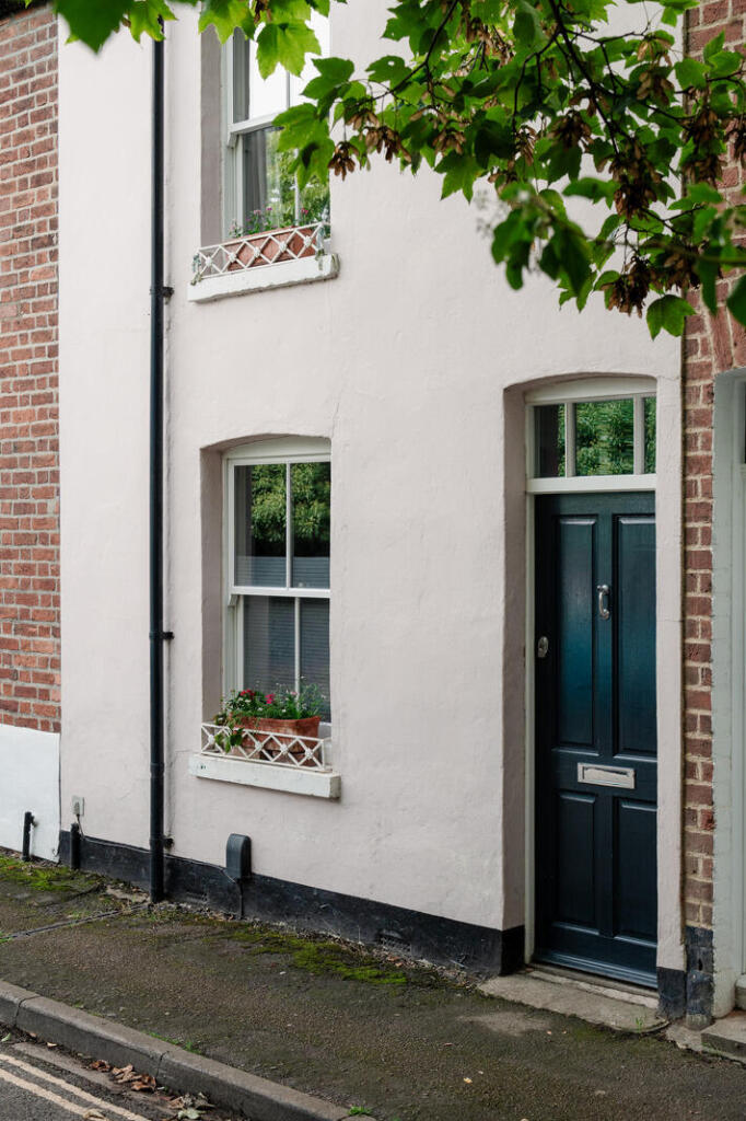 House in Oxford, Osney, West Oxford - More