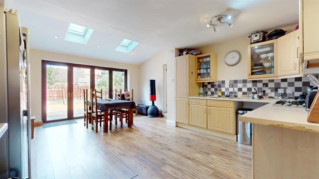 House in Milton Keynes, Shenley Brook End - View 4