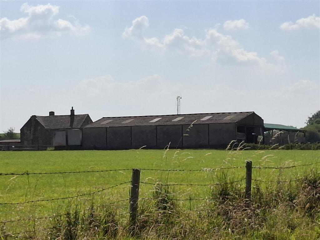 House in North East Derbyshire, Spitewinter, Ashover - View 4
