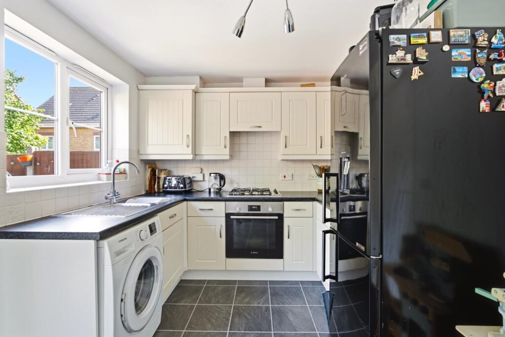 House in Houghton Regis, Central Bedfordshire - View 5
