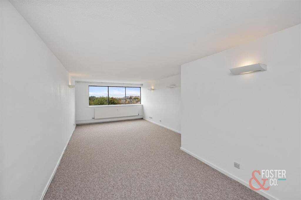 Apartment in Hove, Brighton and Hove - View 4