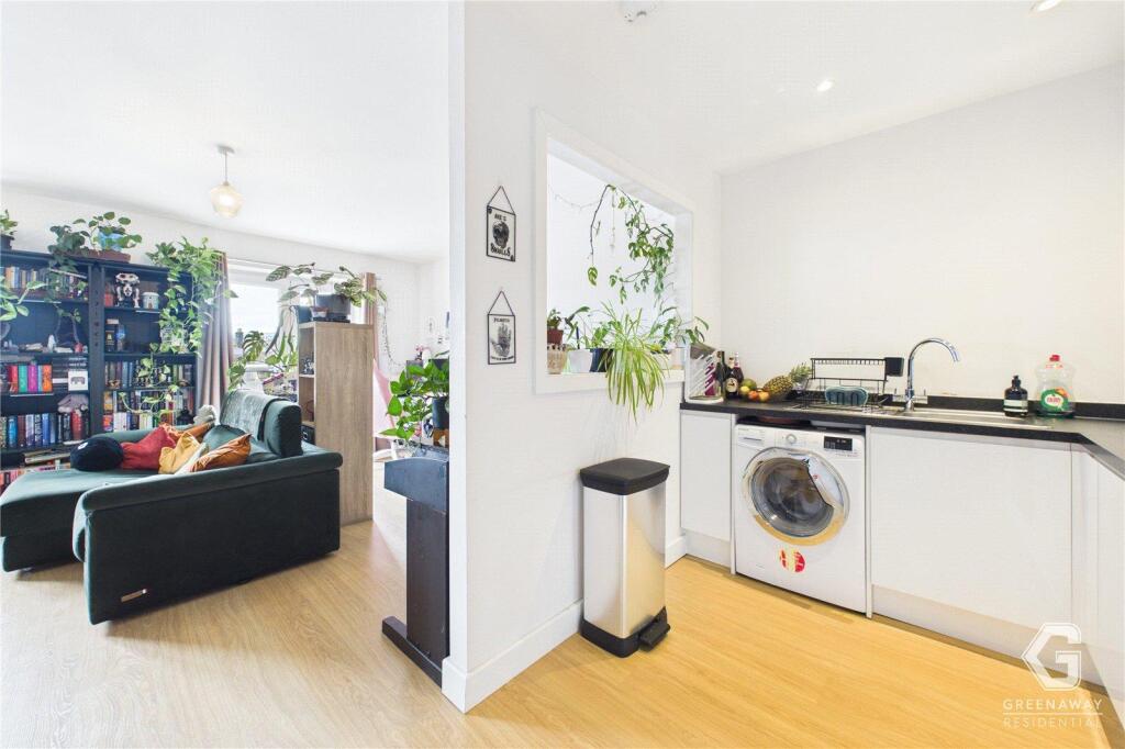 Apartment in Redhill - View 2