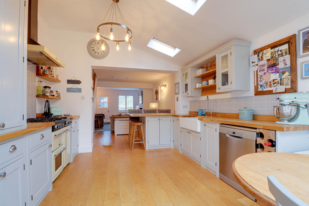 House in Harpenden, Southdown - View 5