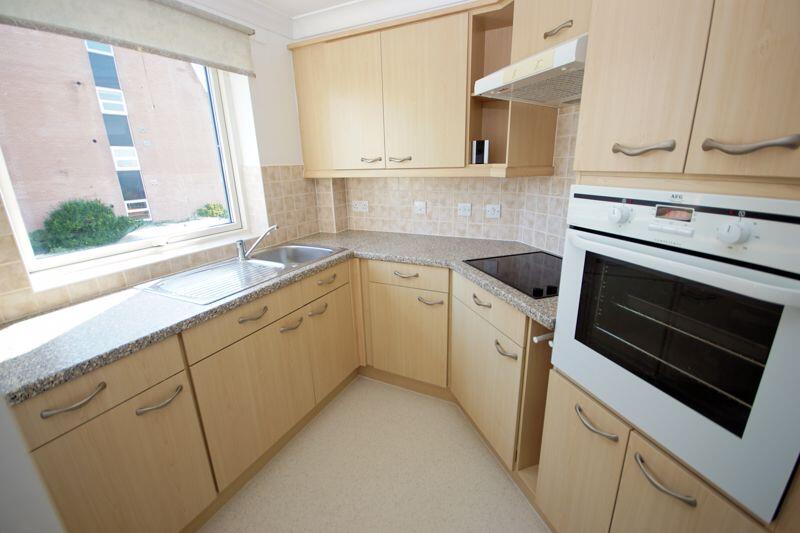Anchorage Court, Marine Parade East, Lee-On-The-Solent, PO13 photo 3