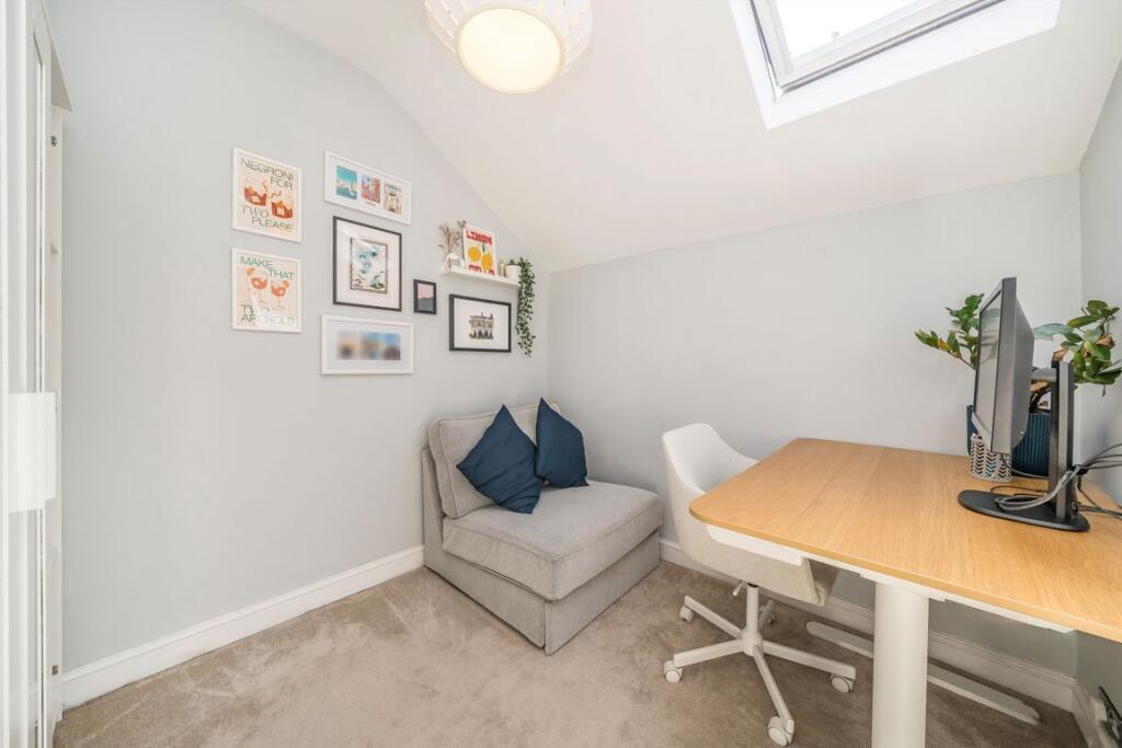 Apartment in London - View 5