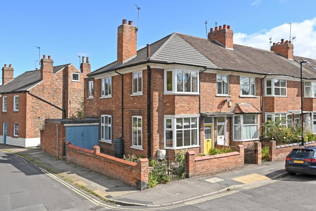Main image of property: Main Avenue, Heworth, York, YO31