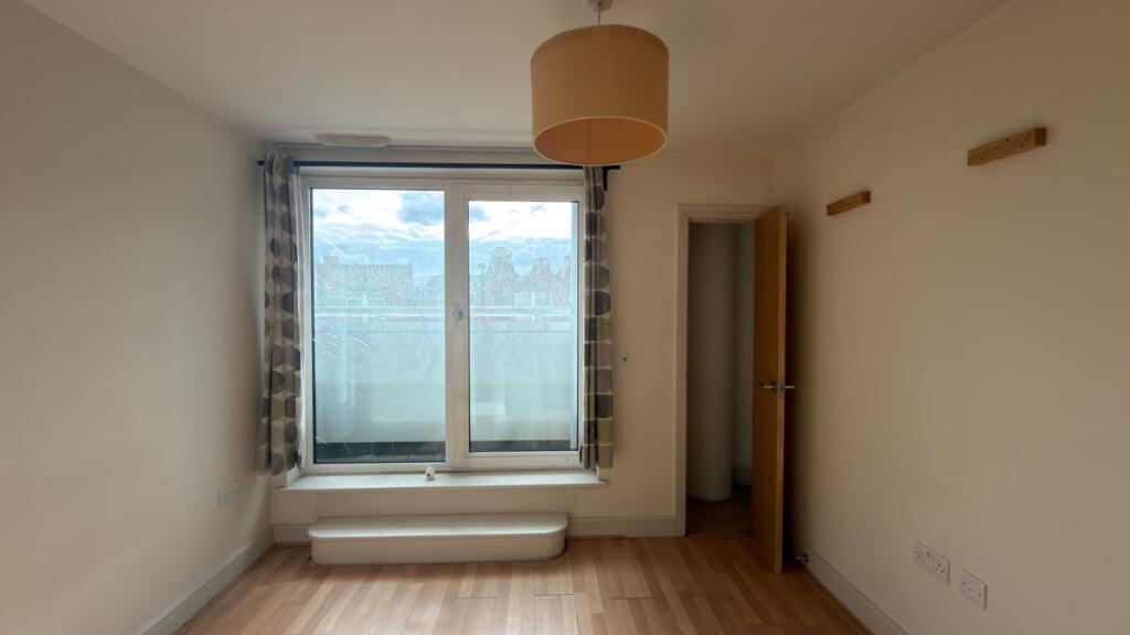 Apartment in London, Thornton Heath - View 5