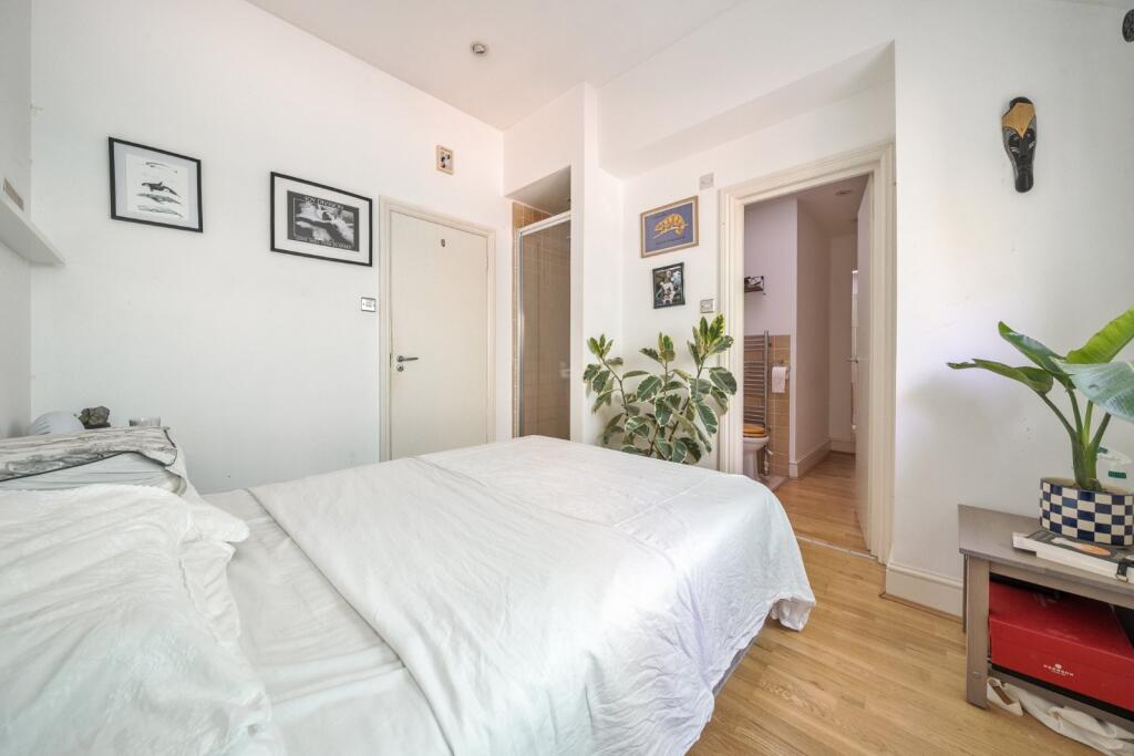 Apartment in London - View 3