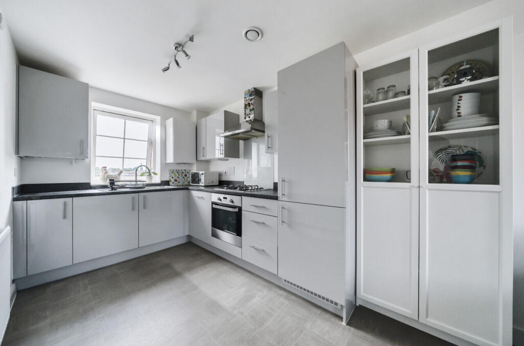 Fieldfare Way, Harlow, Essex, CM17 photo 4