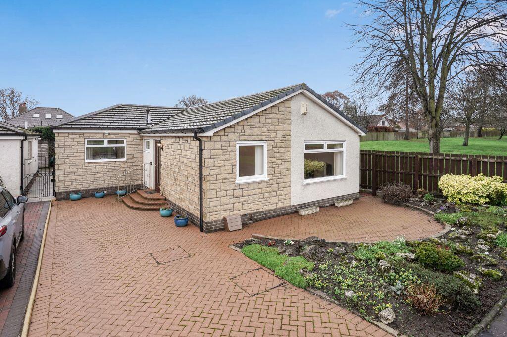 2-bed house on 9 Weir Crescent, Eskbank, EH22 3JN, £320,000