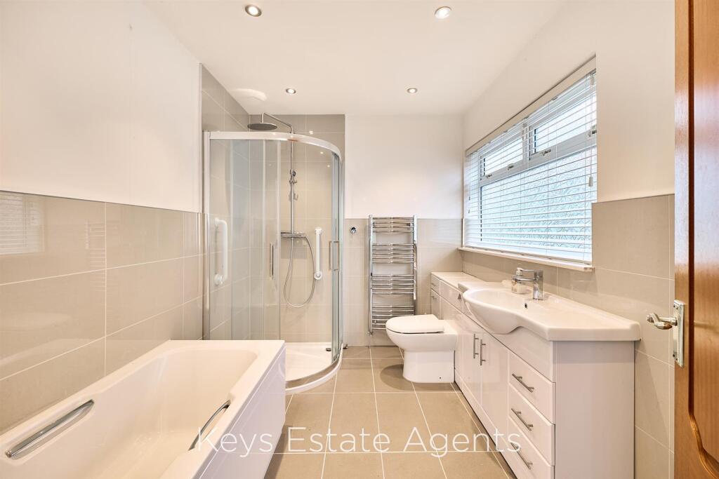 House in Stoke-on-Trent - View 4