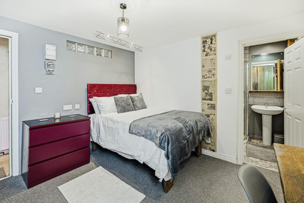 House in Southend-on-Sea - View 2