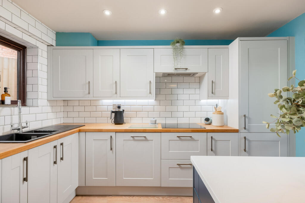 House in Warwick, Stoneleigh - More