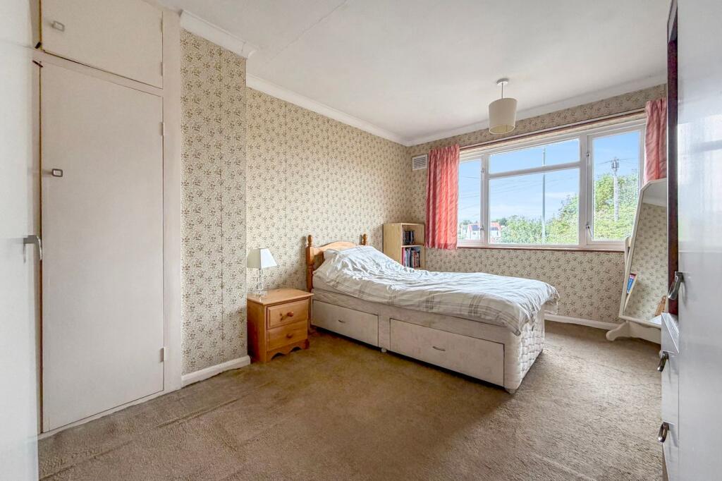 Maidstone Road, Rainham, Gillingham, ME8 photo 4
