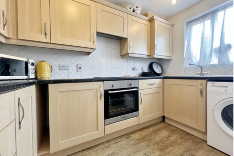 Executive Home 7 Samuel Rodgers Crescent, Thornwell, Chepstow, Monmouthshire, NP16 5GB photo 4