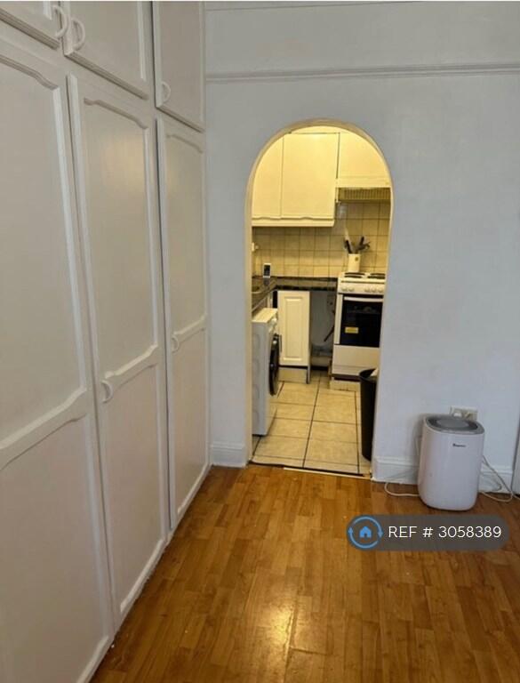 Apartment in Brighton, Brunswick - More