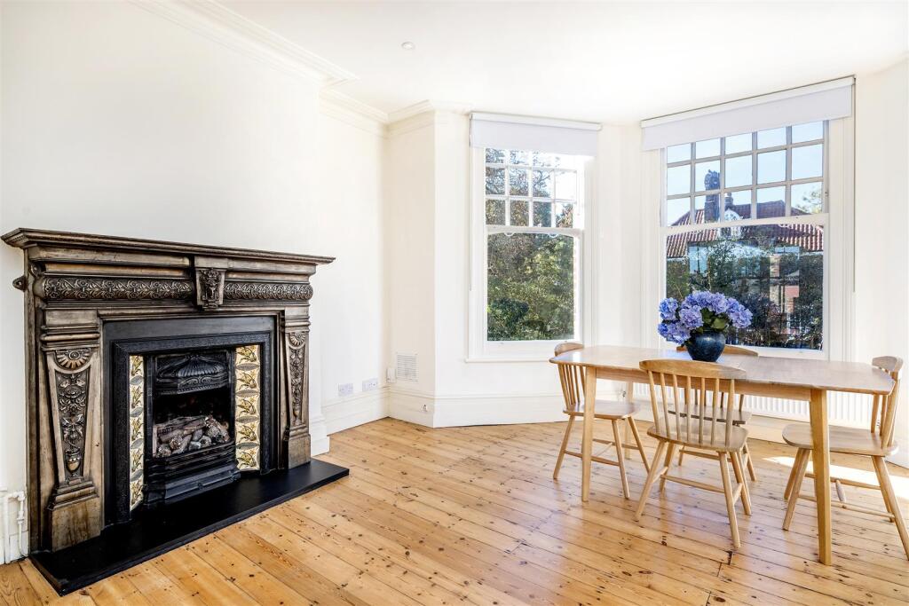Apartment in London - View 5