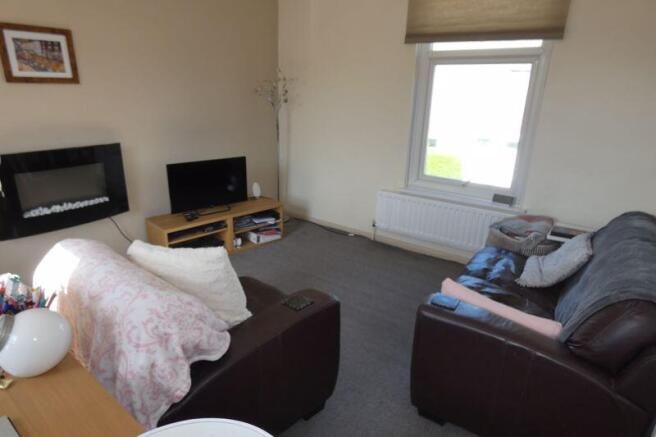 Lounge to first floor apartment