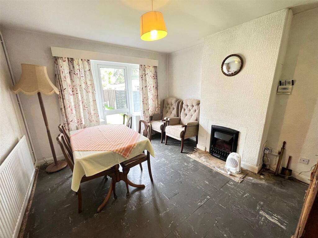 House in Daventry, West Northamptonshire - More