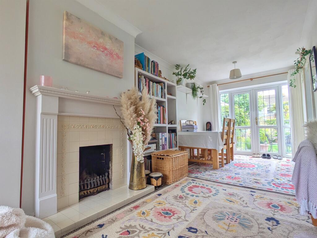 Swinburne Avenue, Eastbourne photo 2