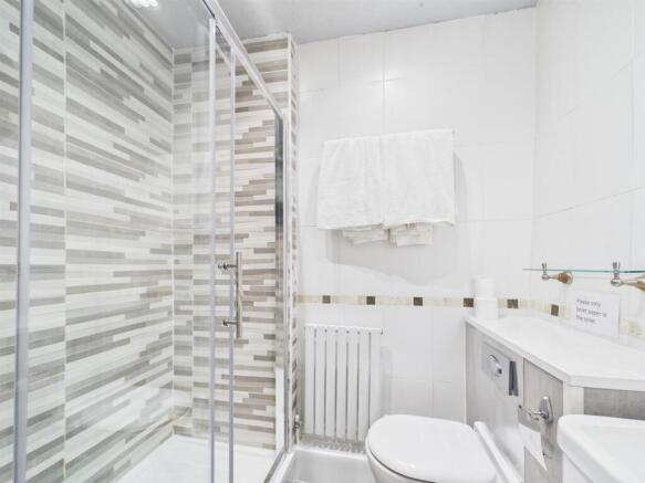 FIRST FLOOR EN SUITE