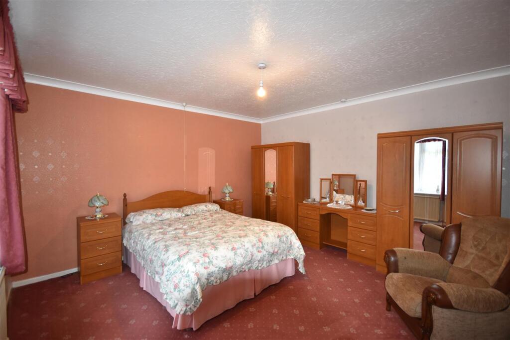House in Doncaster - View 5