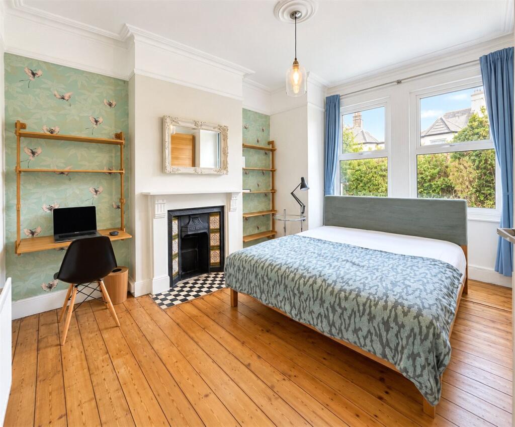 Apartment in London - View 5