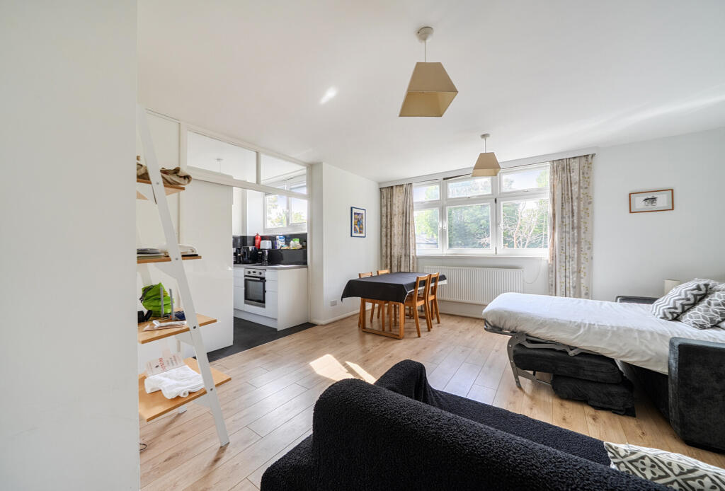 Main image of property: Shelburne Court, 3 Carlton Drive, London, SW15