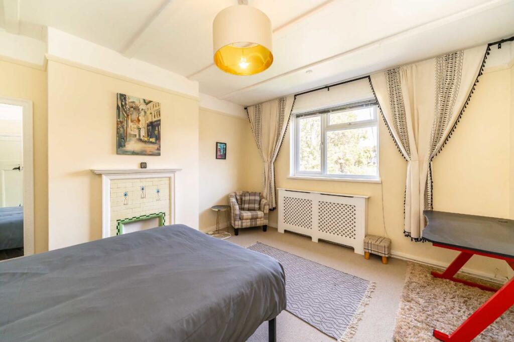 House in London, Streatham - More