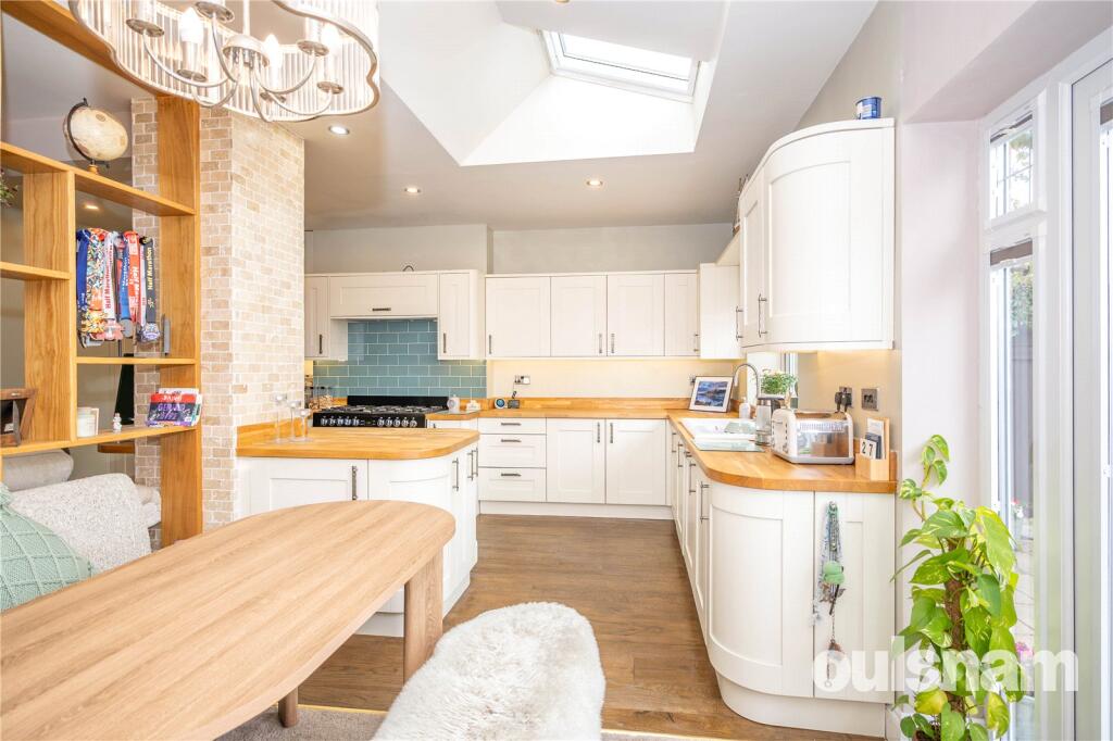 House in Birmingham, Walkers Heath - More