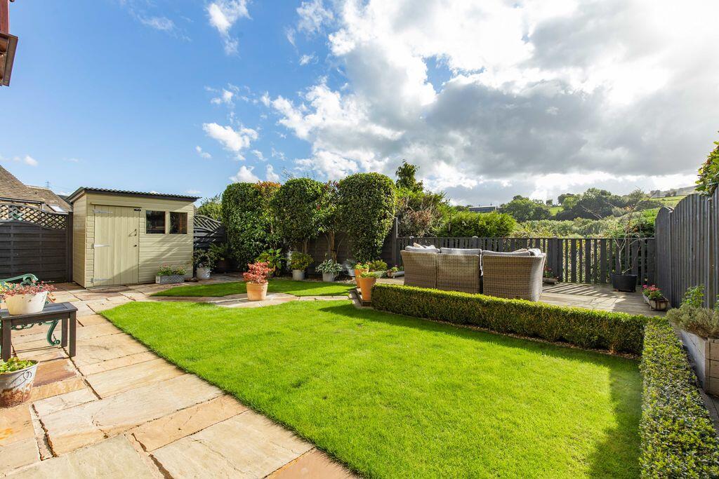 House in Calderdale, Rishworth, Ripponden - View 4