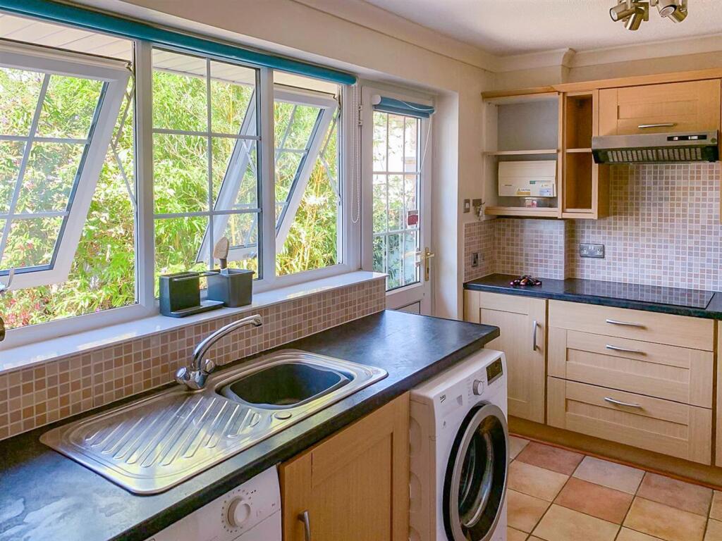House in Taunton - View 5