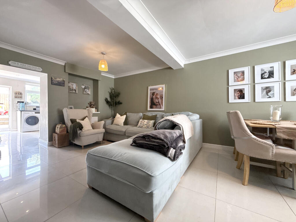 House in Mountain Ash, Cwmpennar - View 3