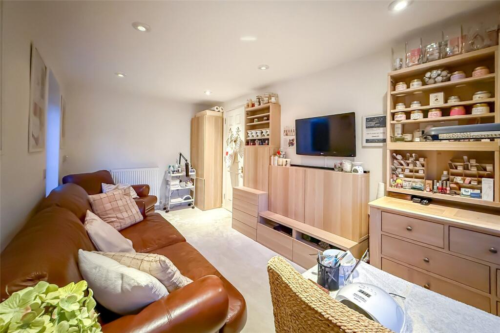 Additional image 19 of Magnolia Close, Park Street, St. Albans, Hertfordshire, AL2