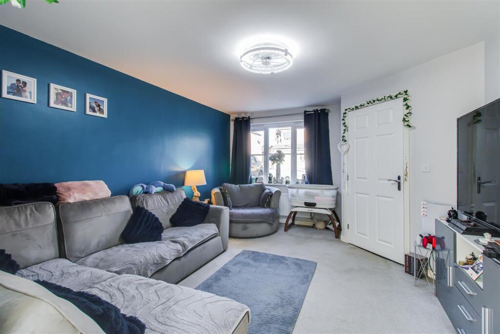 House in Kirklees, Earlsheaton - View 5