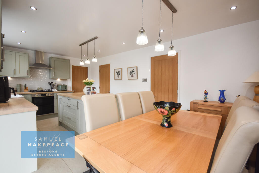 House in Newcastle-under-Lyme, Butters Green, Waterhayes - View 5