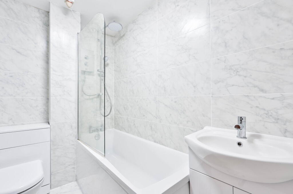 Beckingham Road, Guildford, GU2 8BU - View 6