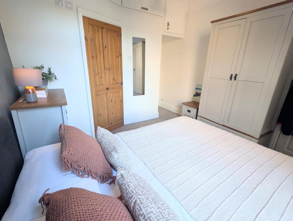 House in Stoke-on-Trent, Penkhull - View 3