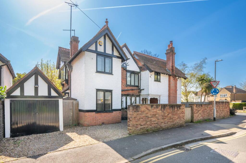 Main image of property: Chauntry Road, Maidenhead, SL6