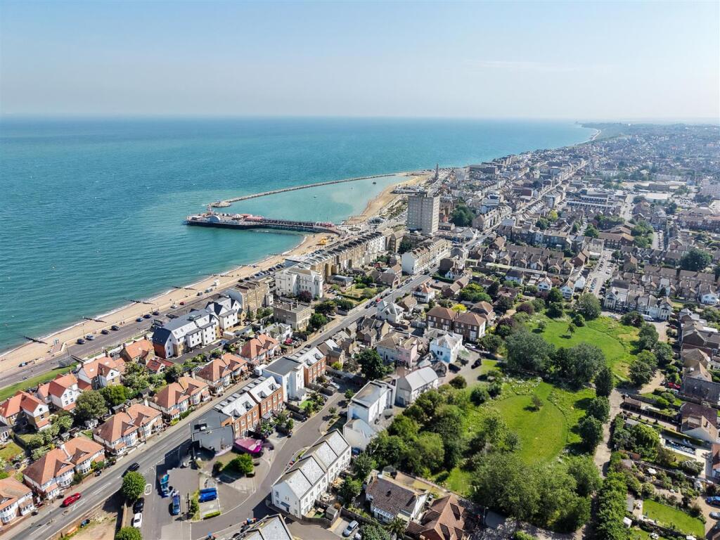 Bullockstone Road, Herne Bay photo 2