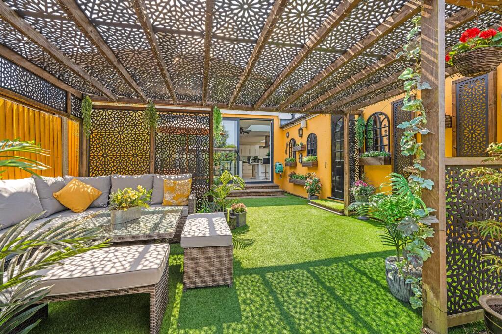 House in London - View 5