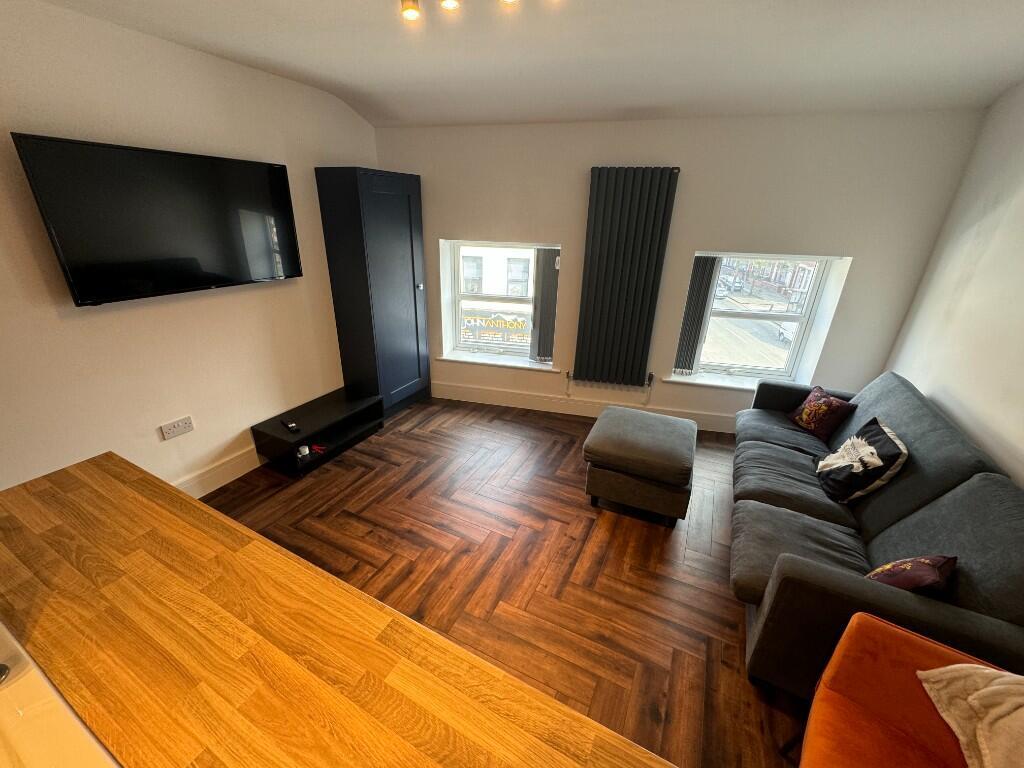 Main image of property: Picton Road, Flat 2, L15 Available for Academic year 26/27