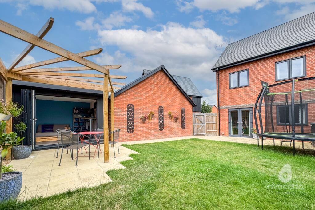 House in Arborfield Green, Barkham - View 2