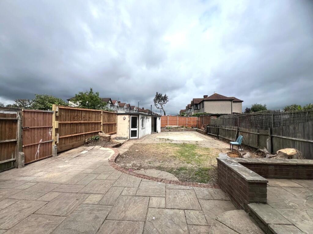 Main image of property: Malvern Avenue, Harrow, Middlesex, HA2
