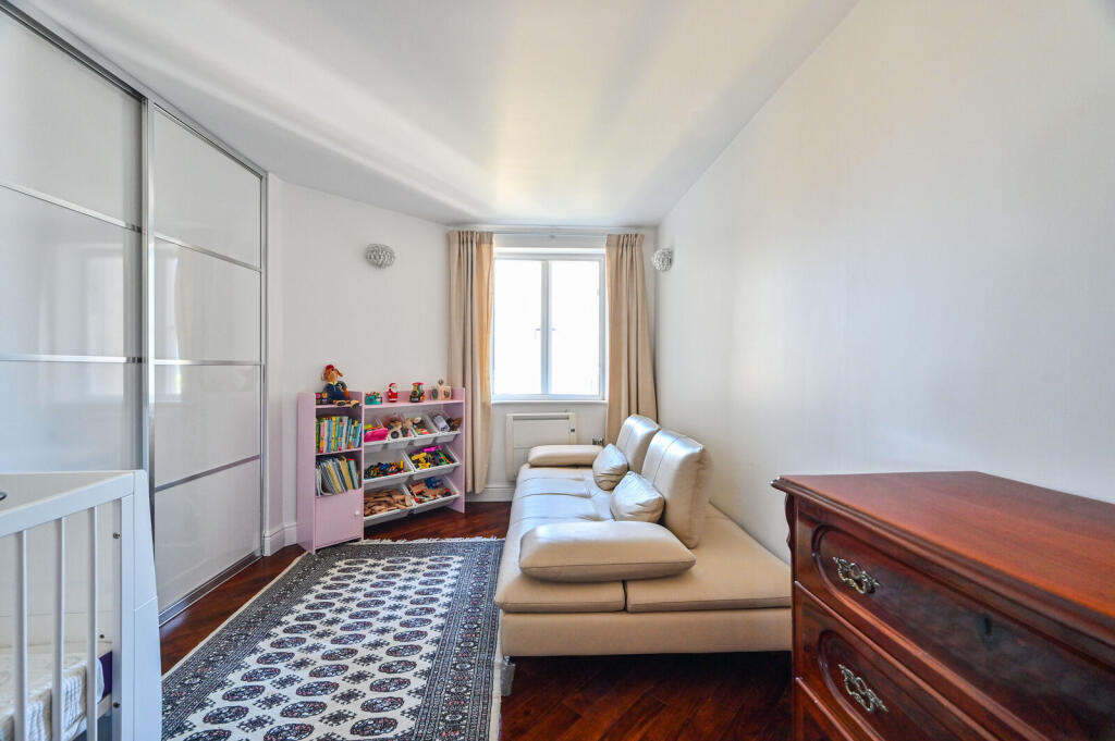 Apartment in London - View 5