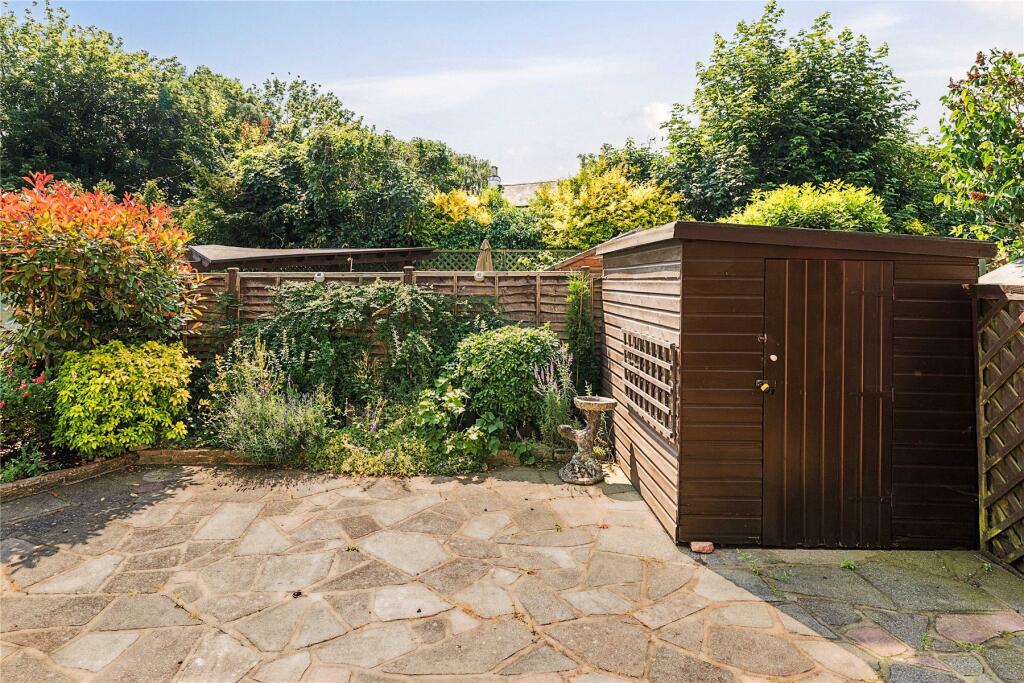 Green Gardens, Farnborough Village - More